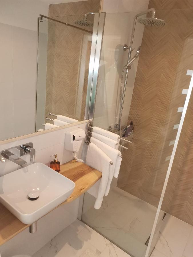 Motyl Apartamenty Studio Lub Pokoj Z Lazienka Bytom Exterior foto